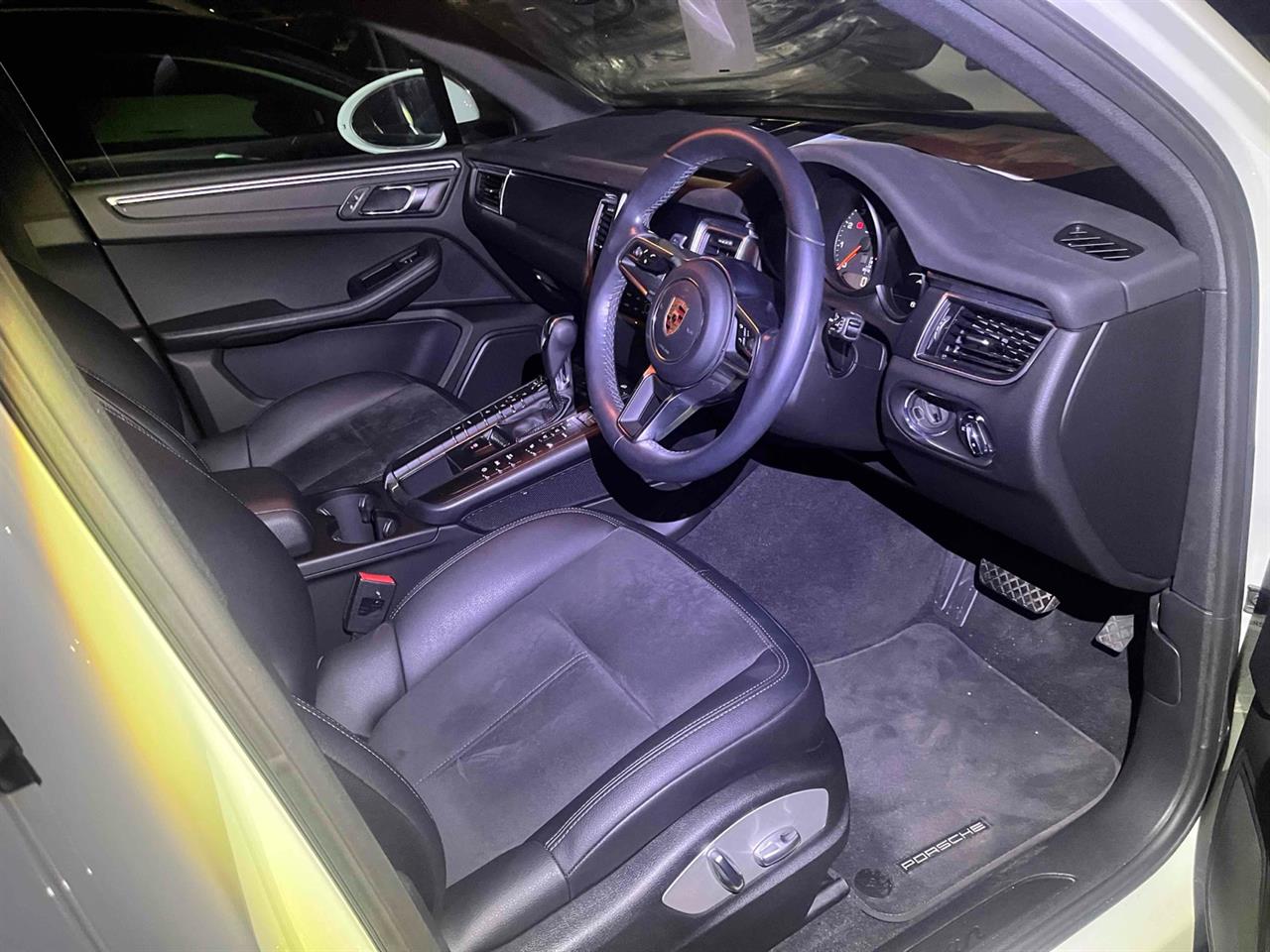2017 Porsche Macan