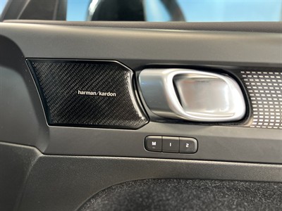 2021 Volvo XC40 - Thumbnail