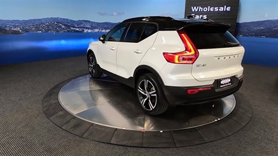 2021 Volvo XC40 - Thumbnail