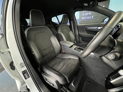 2021 Volvo XC40 - Thumbnail