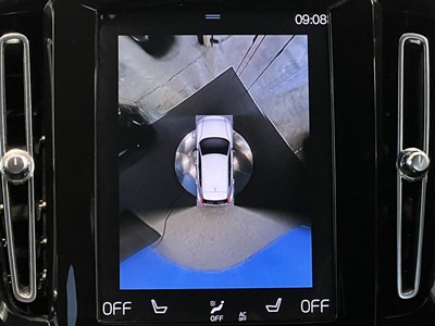 2021 Volvo XC40 - Thumbnail