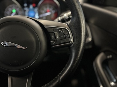 2019 Jaguar E-Pace - Thumbnail