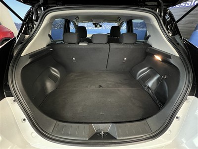 2022 Nissan Leaf - Thumbnail