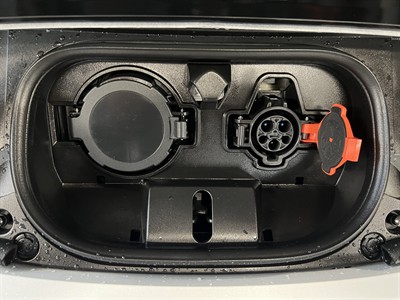 2022 Nissan Leaf - Thumbnail