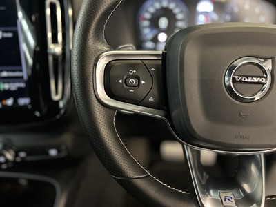 2019 Volvo XC40 - Thumbnail
