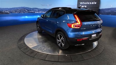 2019 Volvo XC40 - Thumbnail