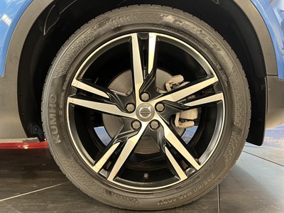 2019 Volvo XC40 - Thumbnail