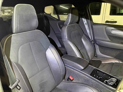2020 Volvo XC40 - Thumbnail