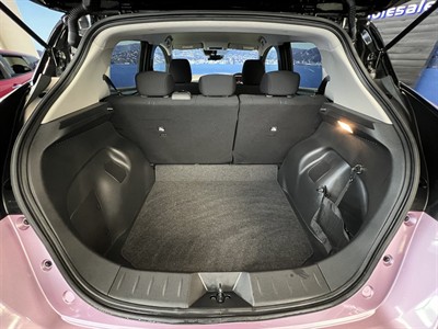 2022 Nissan Leaf - Thumbnail