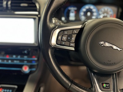 2016 Jaguar F-Pace - Thumbnail
