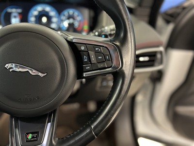 2016 Jaguar F-Pace - Thumbnail