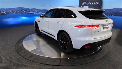 2016 Jaguar F-Pace - Thumbnail