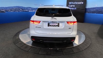 2016 Jaguar F-Pace - Thumbnail