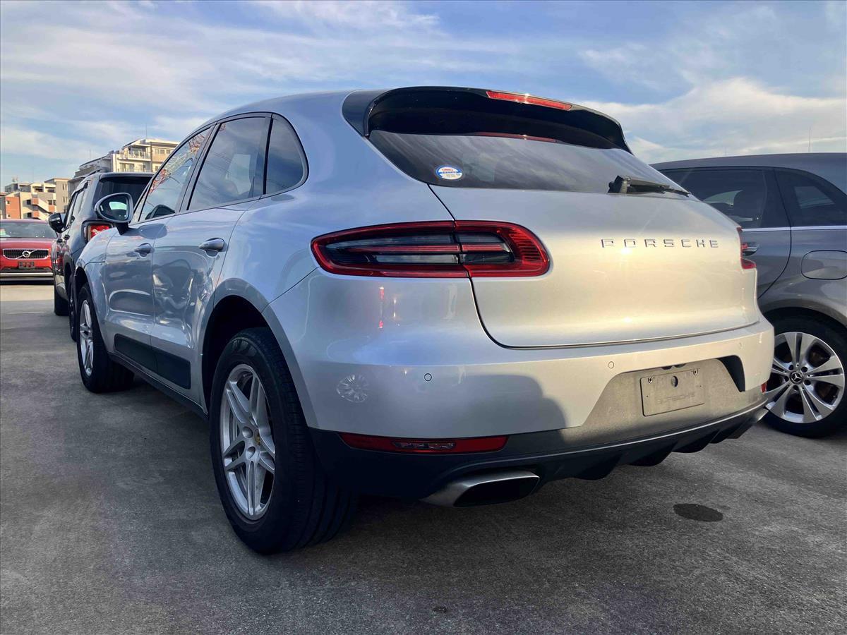 2017 Porsche Macan