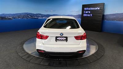 2018 BMW 320i - Thumbnail