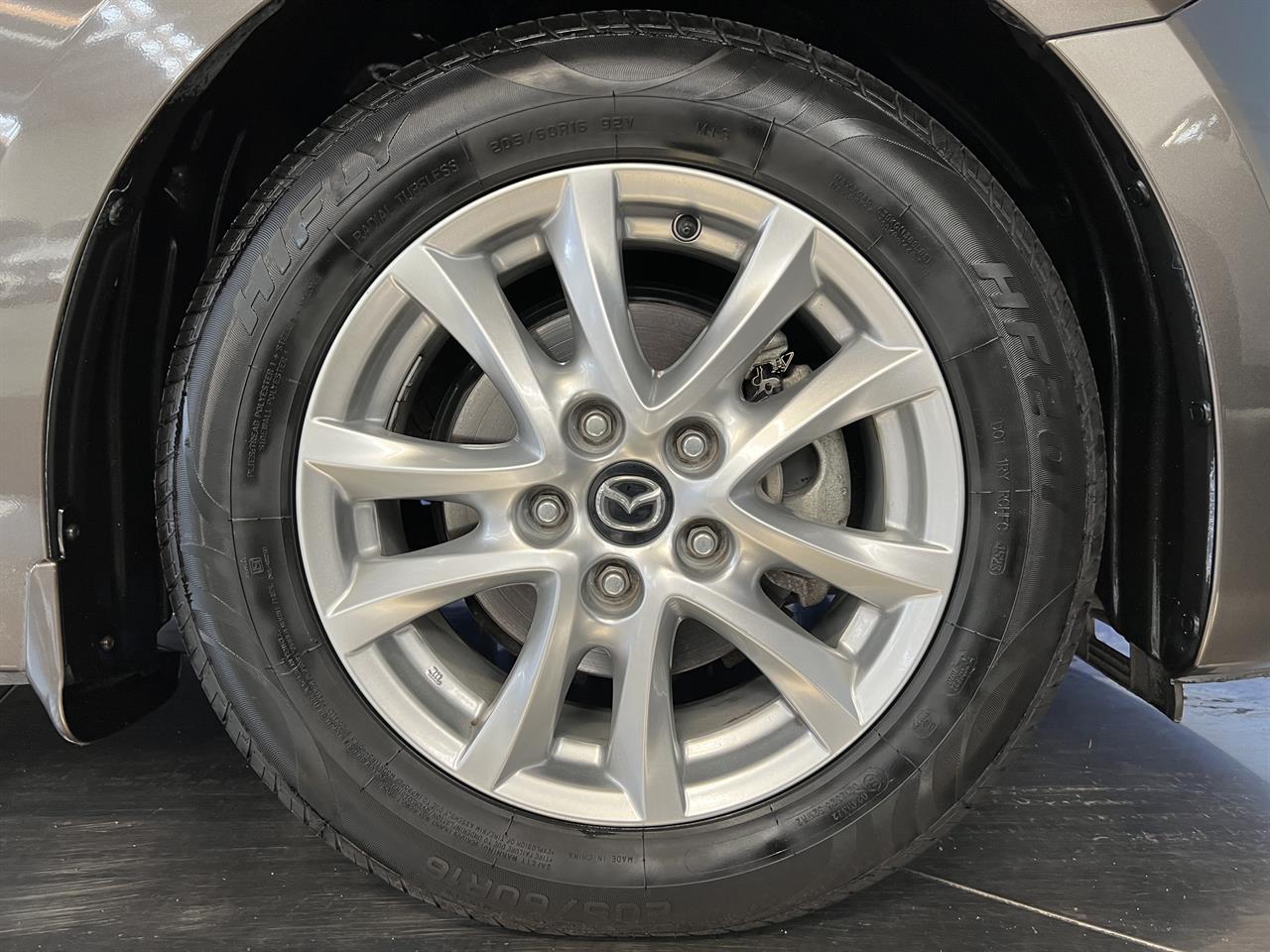 2014 Mazda Axela
