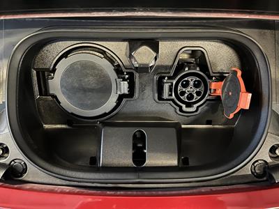 2022 Nissan Leaf - Thumbnail