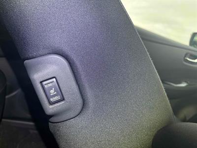 2022 Nissan Leaf - Thumbnail