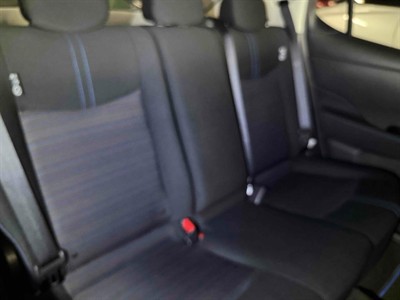2022 Nissan Leaf - Thumbnail