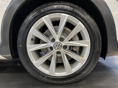 2019 Volkswagen Golf - Thumbnail