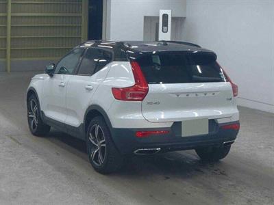 2020 Volvo XC40 - Thumbnail