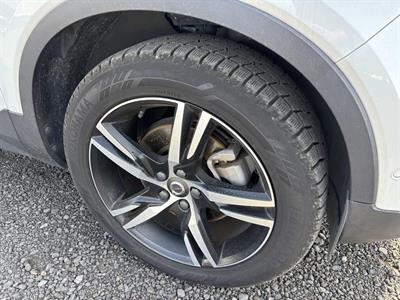 2020 Volvo XC40 - Thumbnail