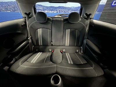 2017 Mini Cooper - Thumbnail