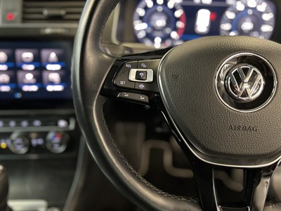 2019 Volkswagen Golf - Thumbnail