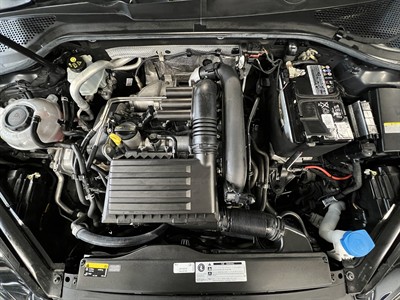 2019 Volkswagen Golf - Thumbnail