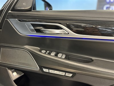2016 BMW 750i - Thumbnail