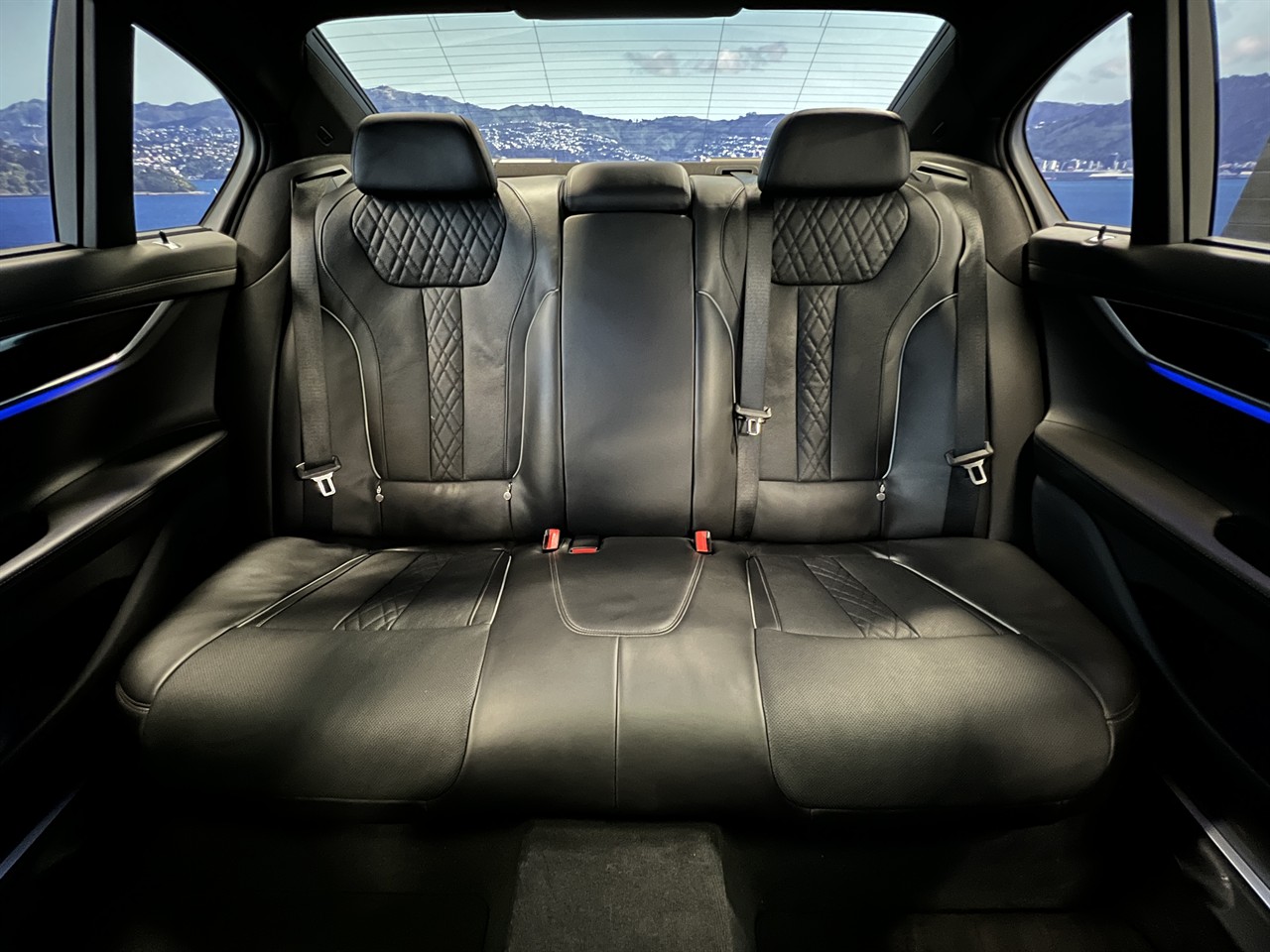 2016 BMW 750i