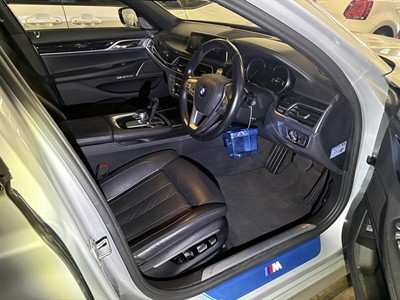 2016 BMW 750i - Thumbnail