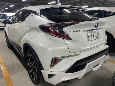 2017 Toyota C-HR - Thumbnail