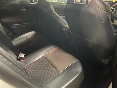 2017 Toyota C-HR - Thumbnail