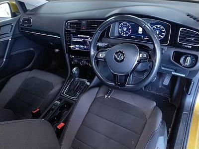 2017 Volkswagen Golf - Thumbnail