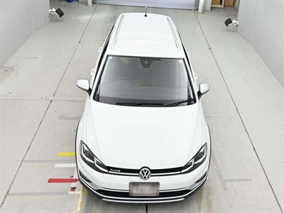 2017 Volkswagen Golf - Thumbnail