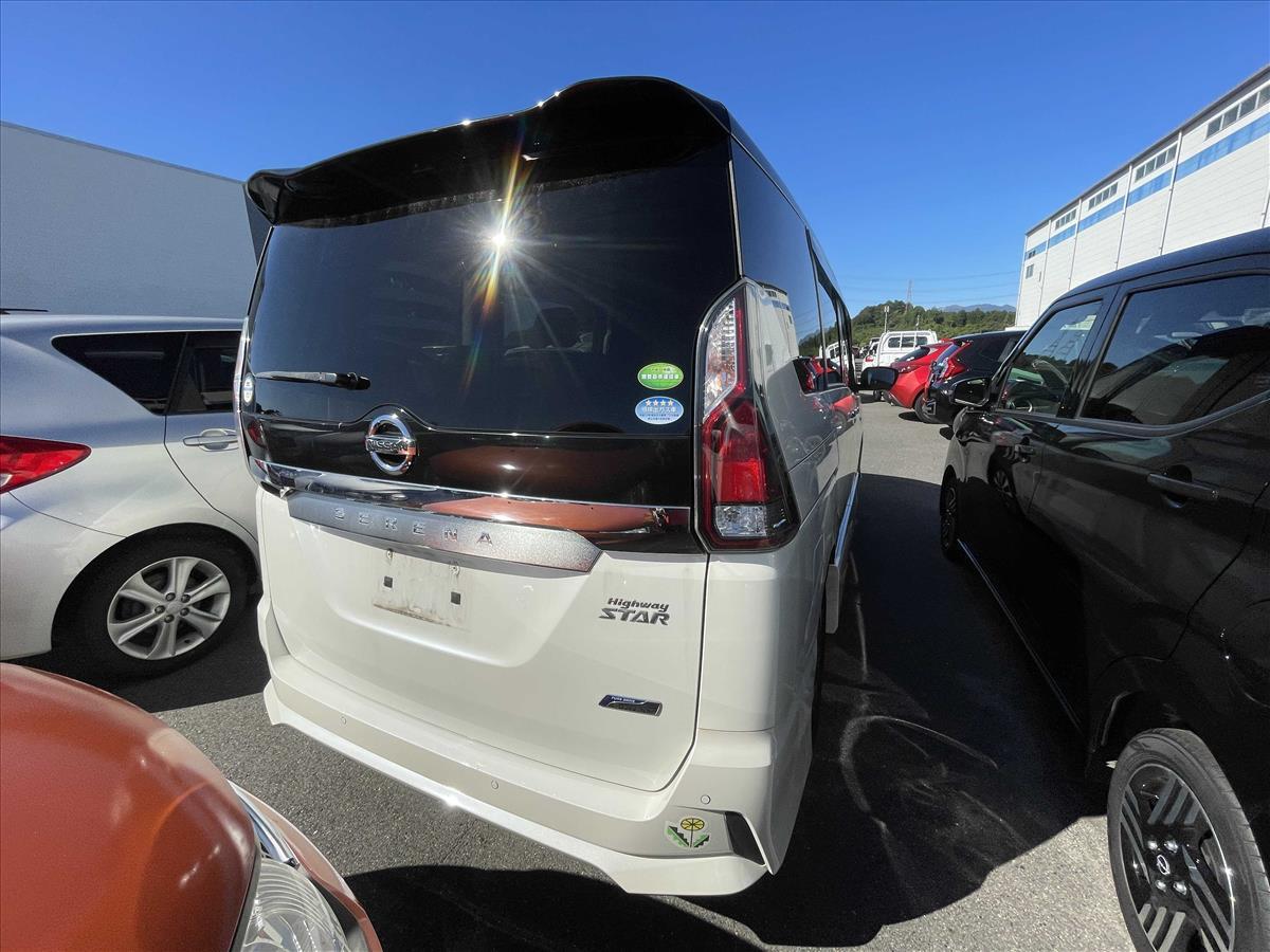2018 Nissan Serena 