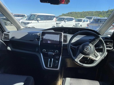 2018 Nissan Serena  - Thumbnail