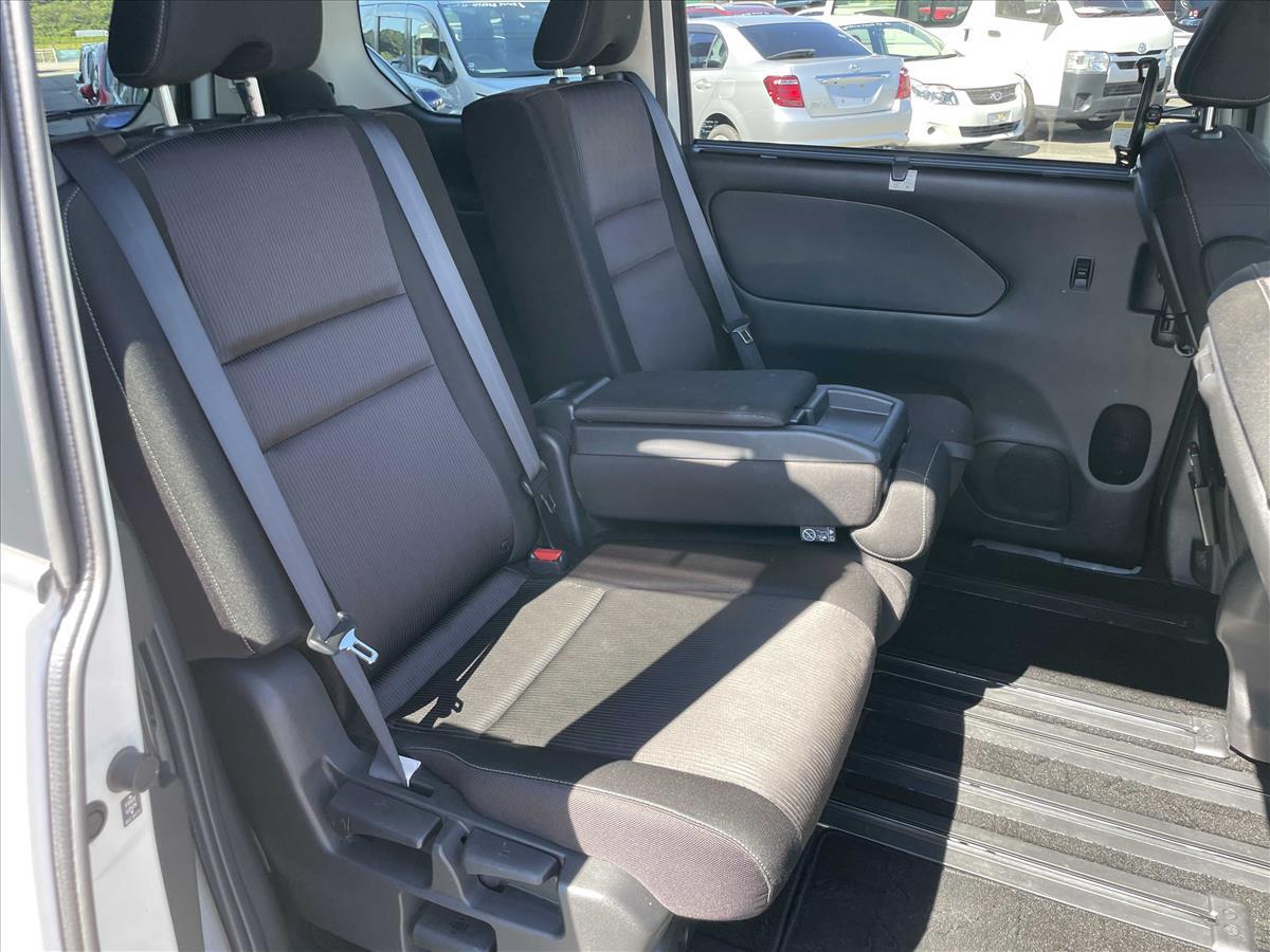 2018 Nissan Serena 