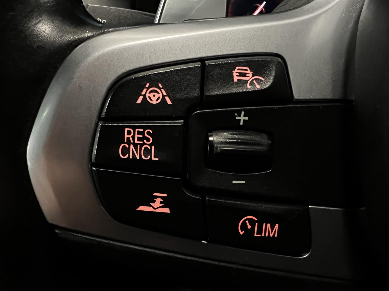 2018 BMW 523i