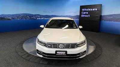 2016 Volkswagen Passat - Thumbnail