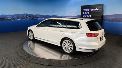 2016 Volkswagen Passat - Thumbnail