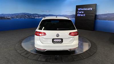 2016 Volkswagen Passat - Thumbnail