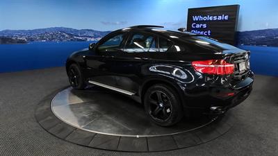 2010 BMW X6 - Thumbnail