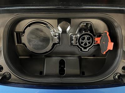 2022 Nissan Leaf - Thumbnail