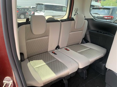2017 Nissan Serena - Thumbnail