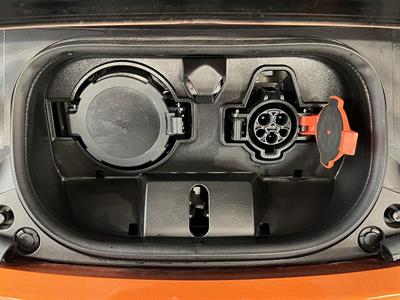 2021 Nissan Leaf - Thumbnail