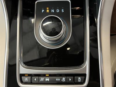 2016 Jaguar XE - Thumbnail