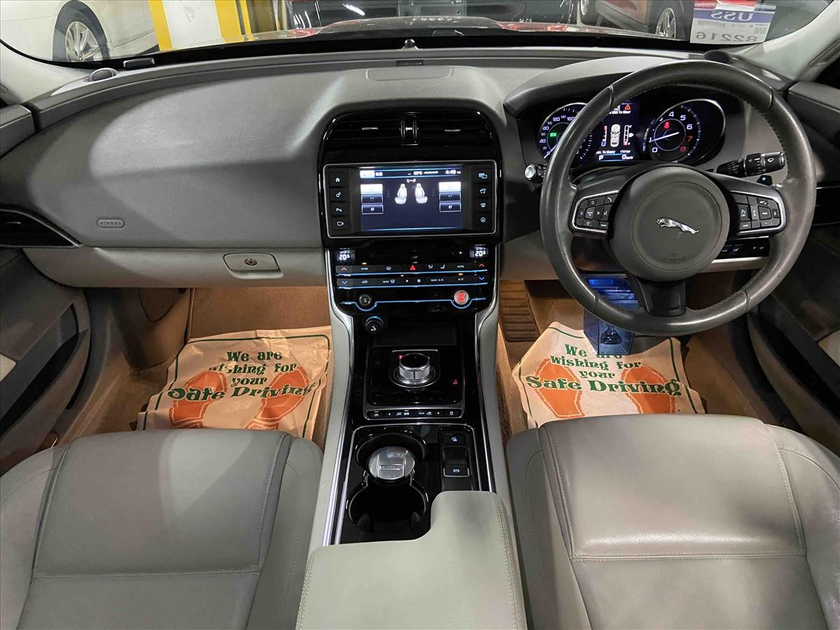 2016 Jaguar XE
