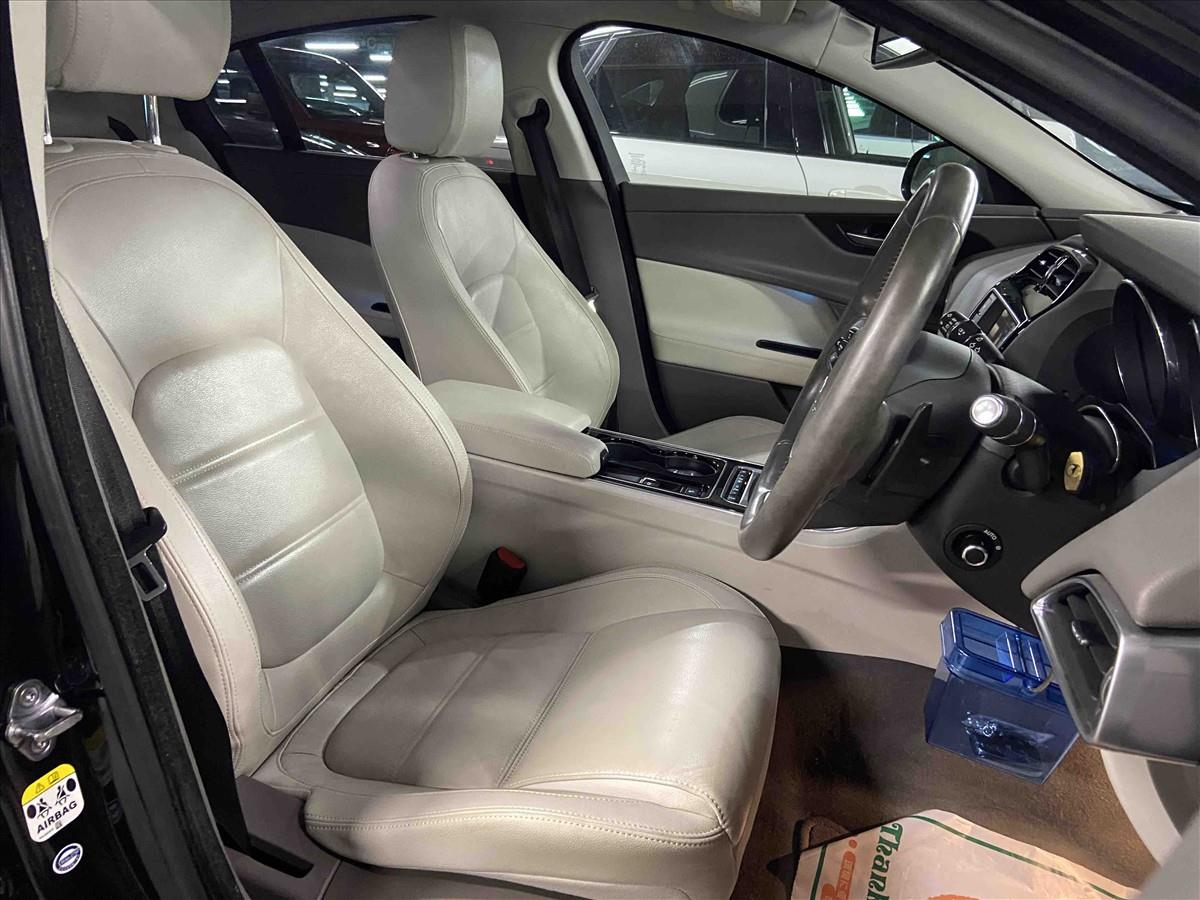 2016 Jaguar XE